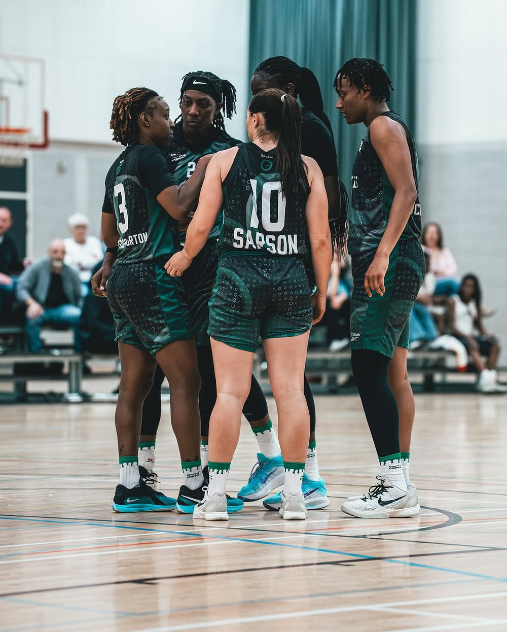 Oaklands Women's Basketball